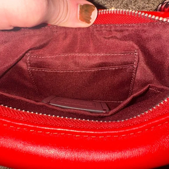 Red Coach Swinger C - Picture 8 of 8